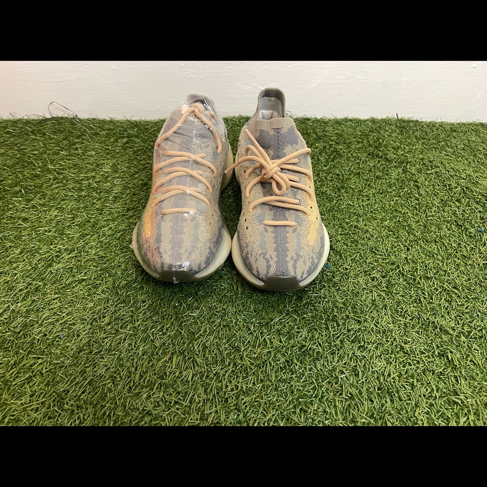 Addidas Yeezy 380 Mist - Picture 2 of 8